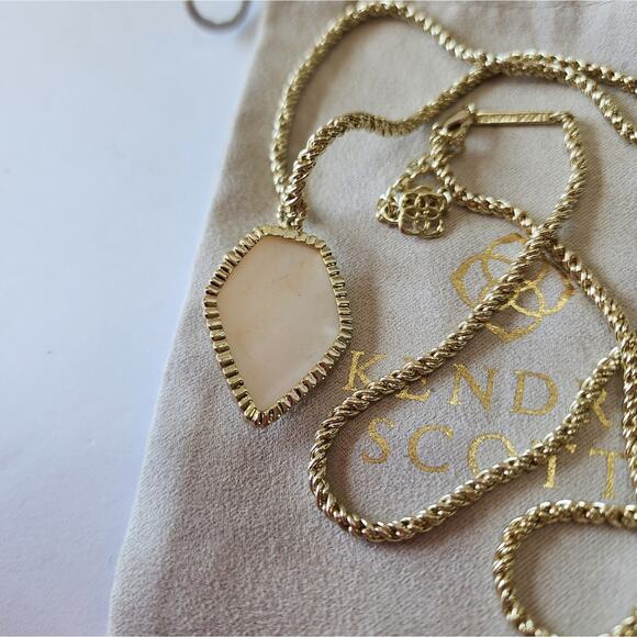 KENDRA SCOTT CORLEY WHITE AND GOLD NECKLACE - Picture 6 of 8